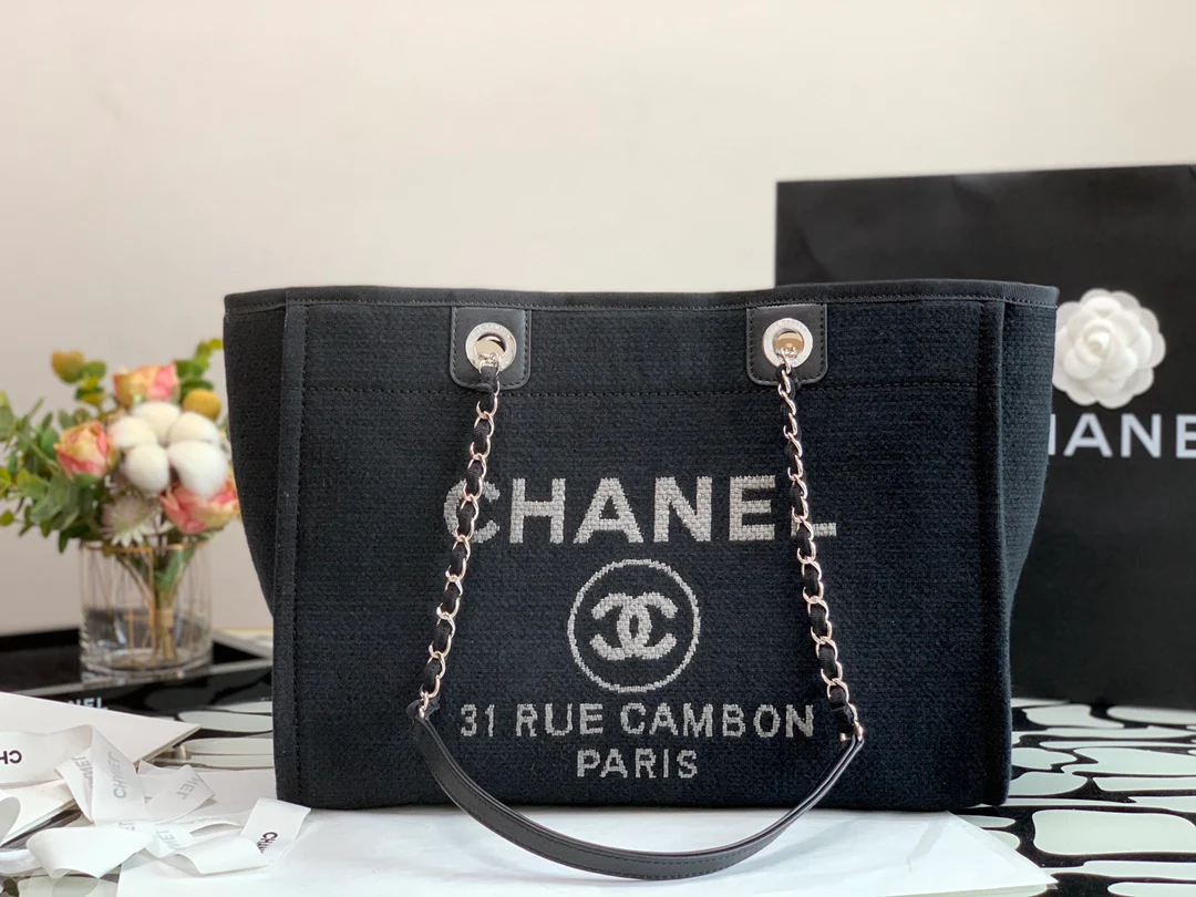 Пляжная сумка Chanel из коллекции осень/зима 2022 — черная — средний размер