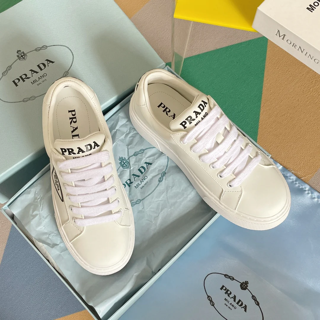 Prada - Новинки ранней весны 2022 года - Повседневные туфли на платформе