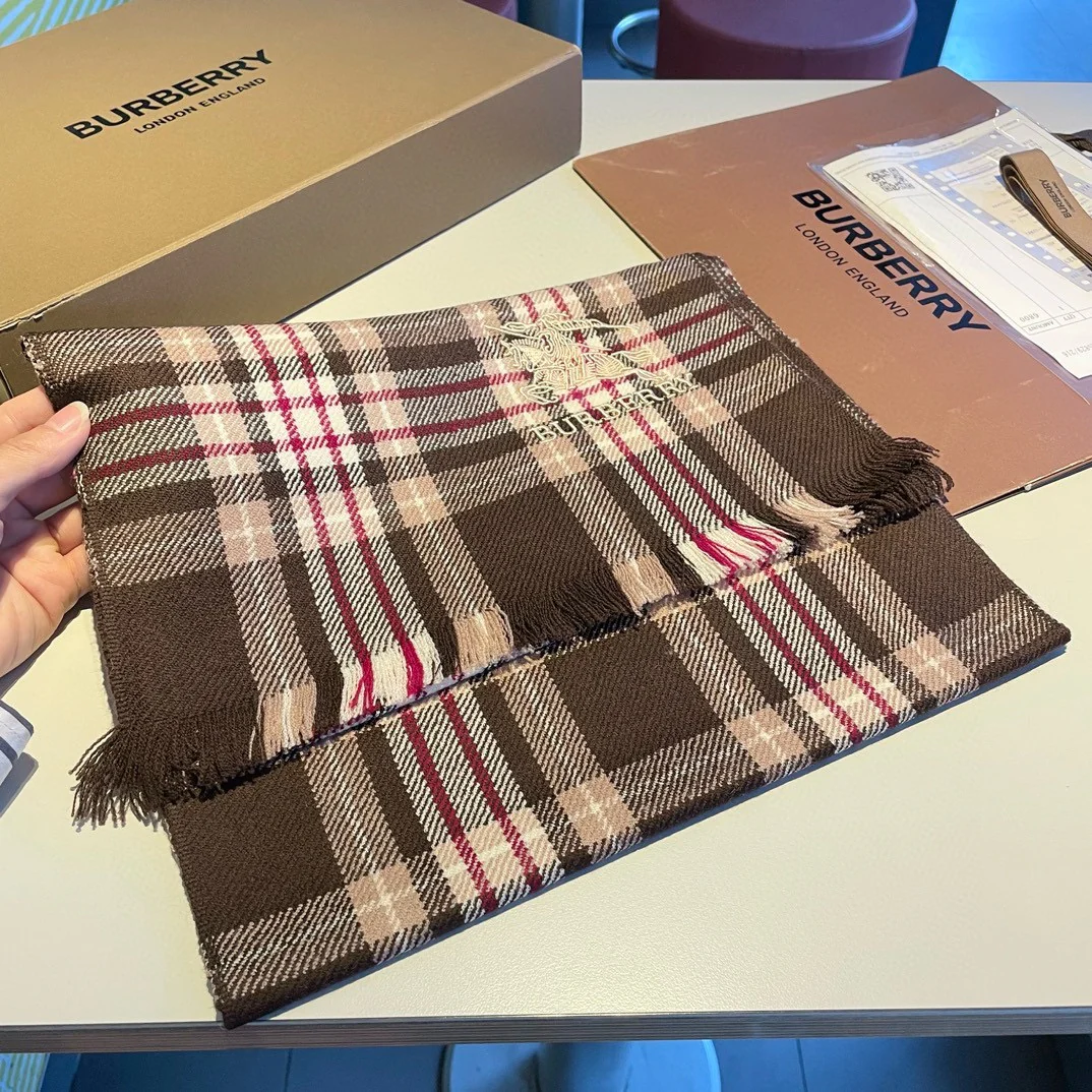 Классический клетчатый шарф Burberry 2024 года - 3 шт.
