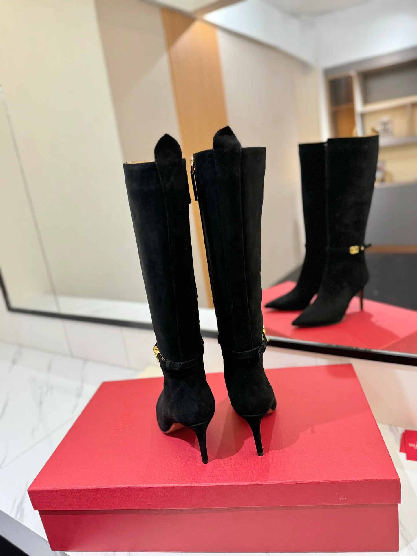 Сапоги для верховой езды на высоком каблуке Valentino 2024 — черные