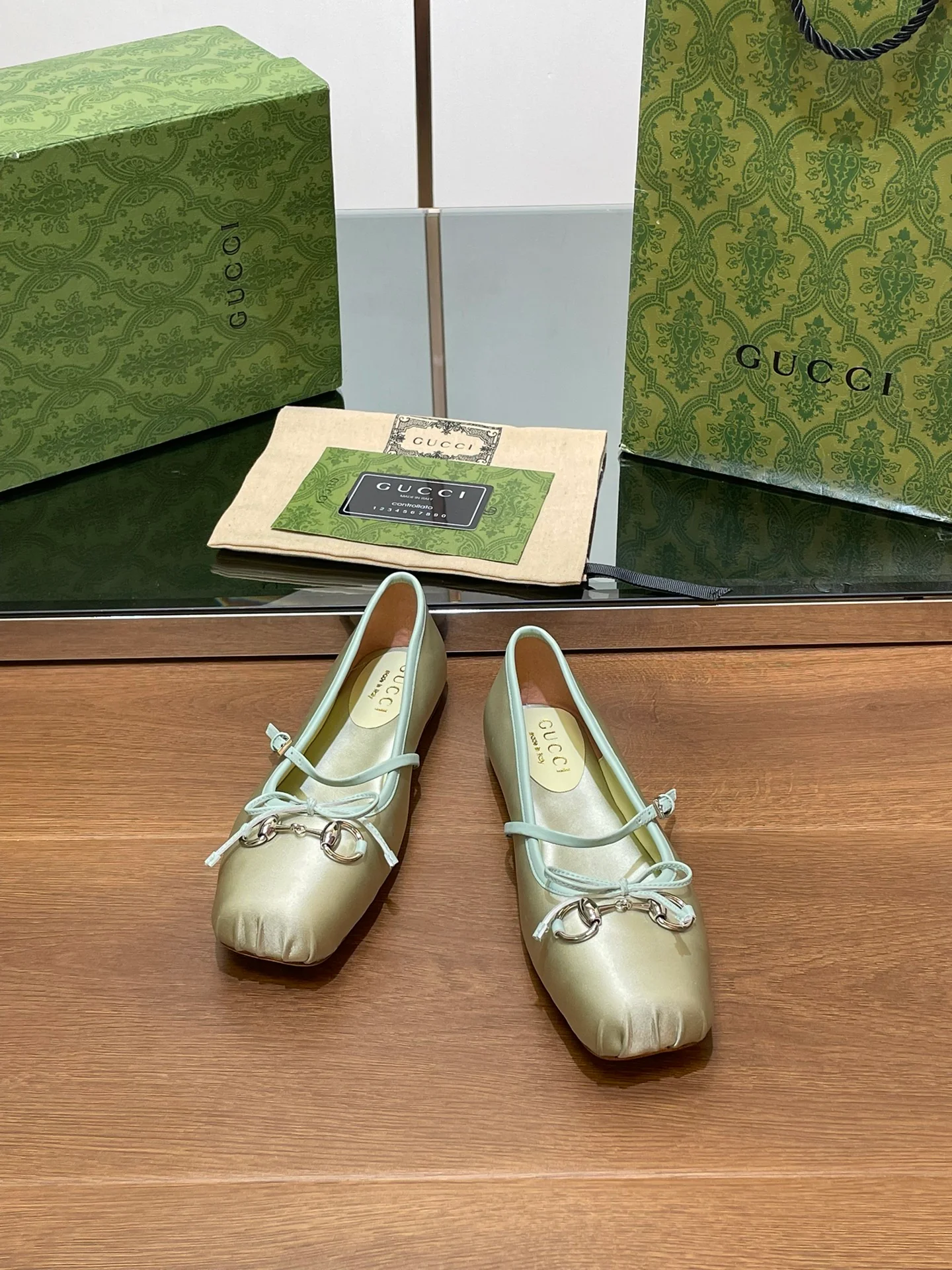 Балетки Gucci 2024 Ballet Step Buckle Flats - серебристые