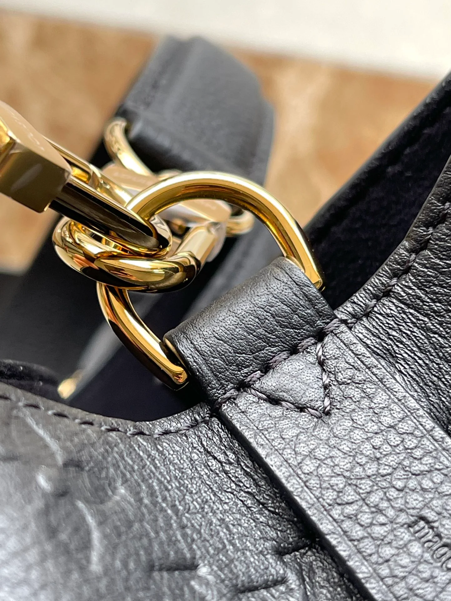 m45256-LV-noenoe Сумка-ведро с монограммой, черная