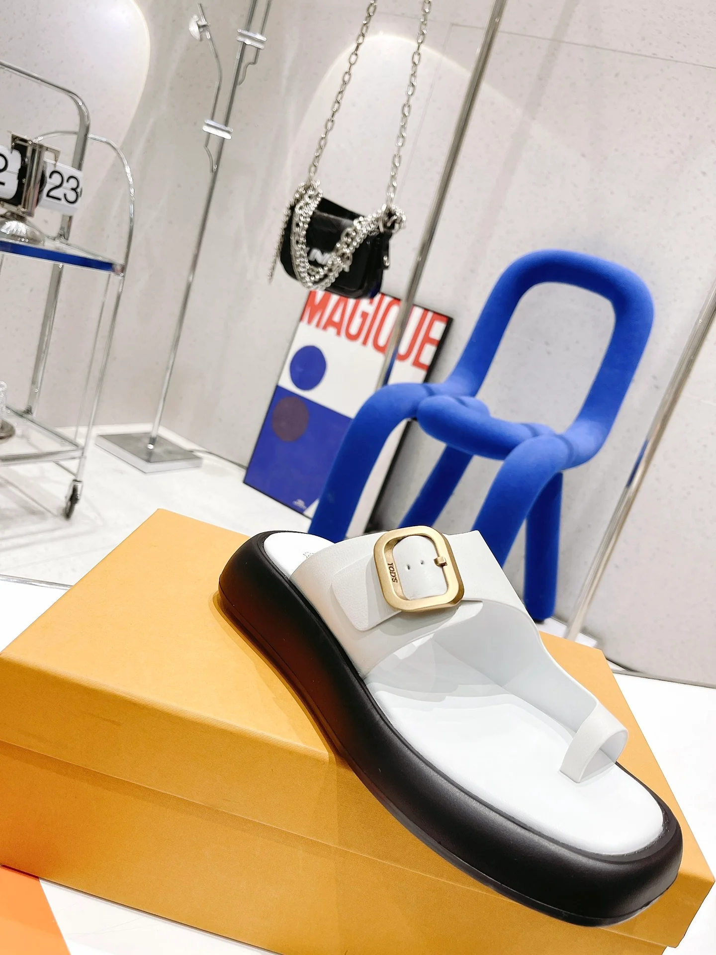 Тапочки на платформе Tods - белые