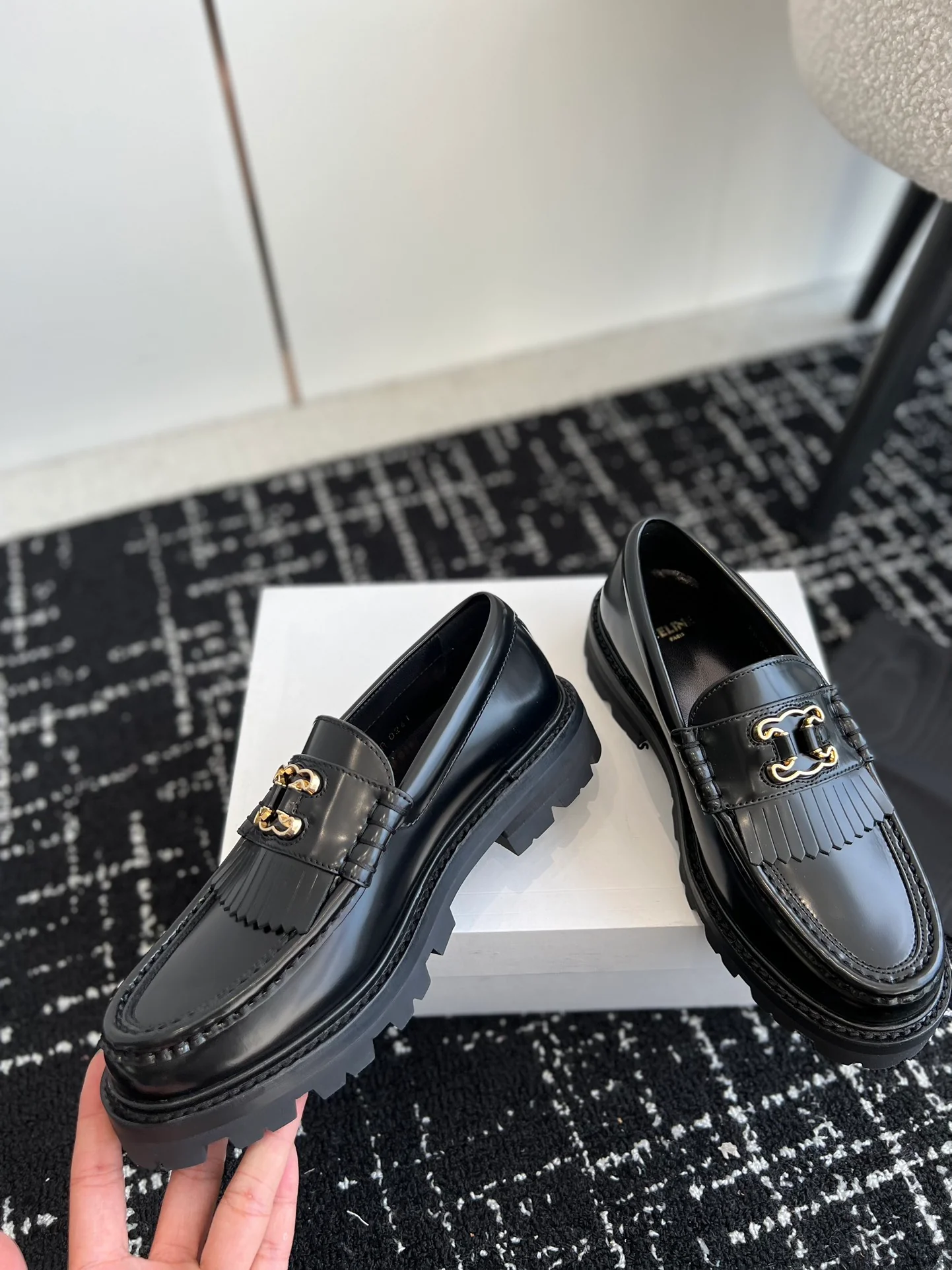 Celine - Весна/Лето 2023 Новинка - Лоферы Arc de Triomphe