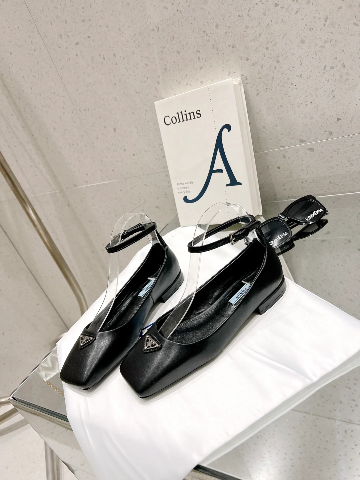 Новинка сезона весна/лето 2023 от Prada - Кожаные балетки - Черные