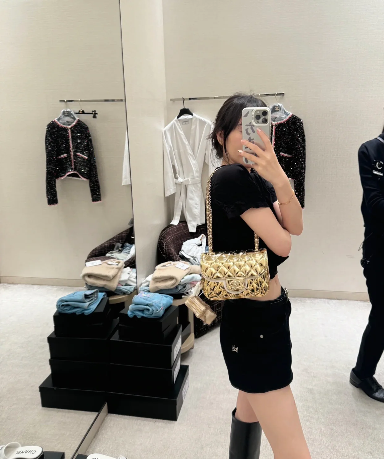 Весенняя коллекция Chanel 24c - Золотой кошелек для монет со звездным узором