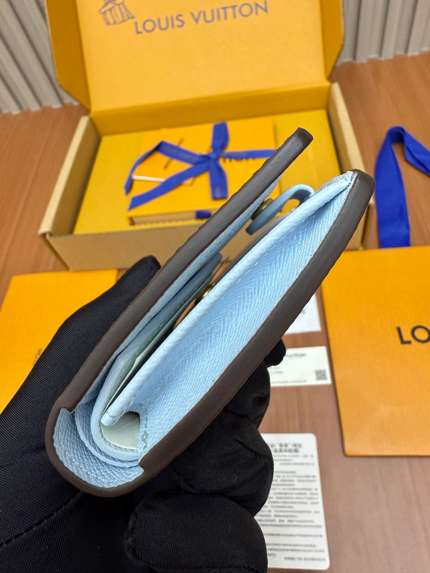 LV-m14613 - Цельностальной кошелек - Классическая монограмма