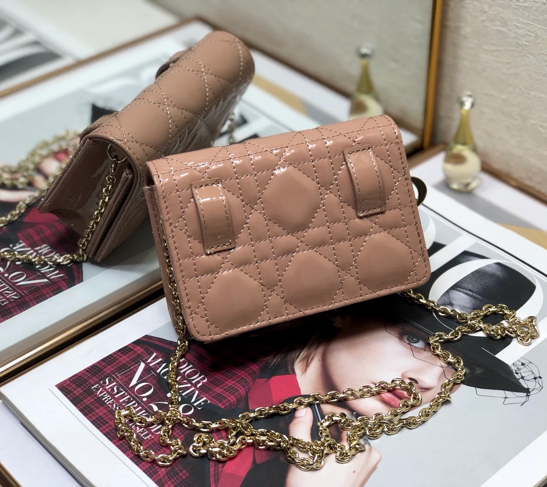Dior Lady Dior Nano 链条卡包／腰包