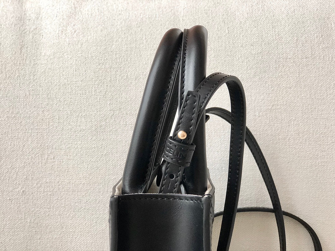 cabas - Миниатюрная вертикальная сумка Triomphe с вышивкой