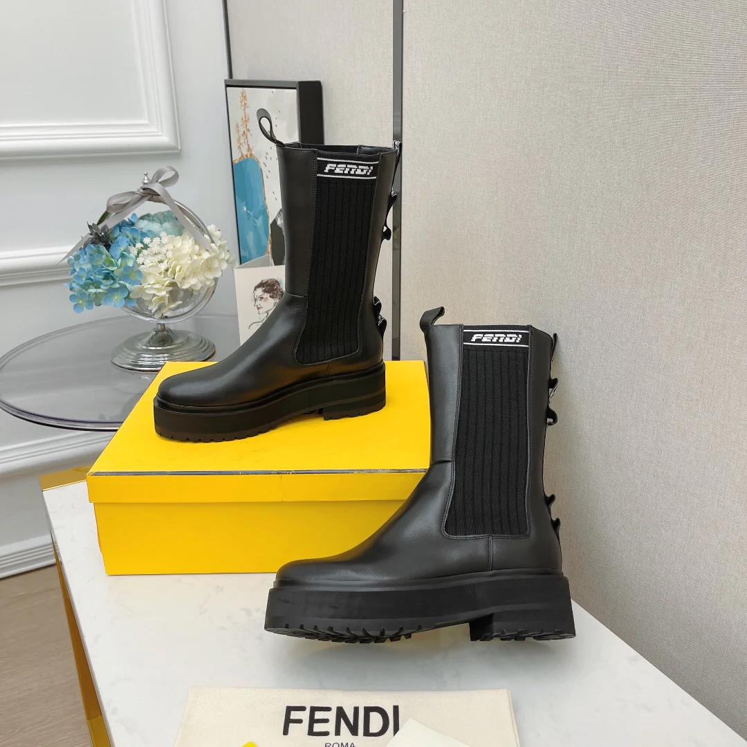 Fendi - Ботинки до середины икры - На платформе - Ботинки-носки