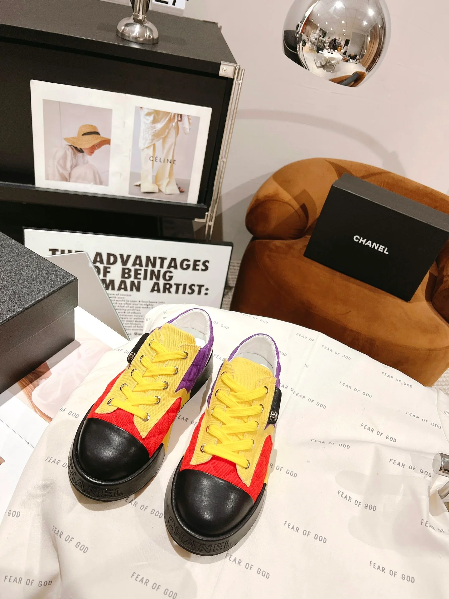 Стеганые повседневные туфли Chanel с цветовыми блоками