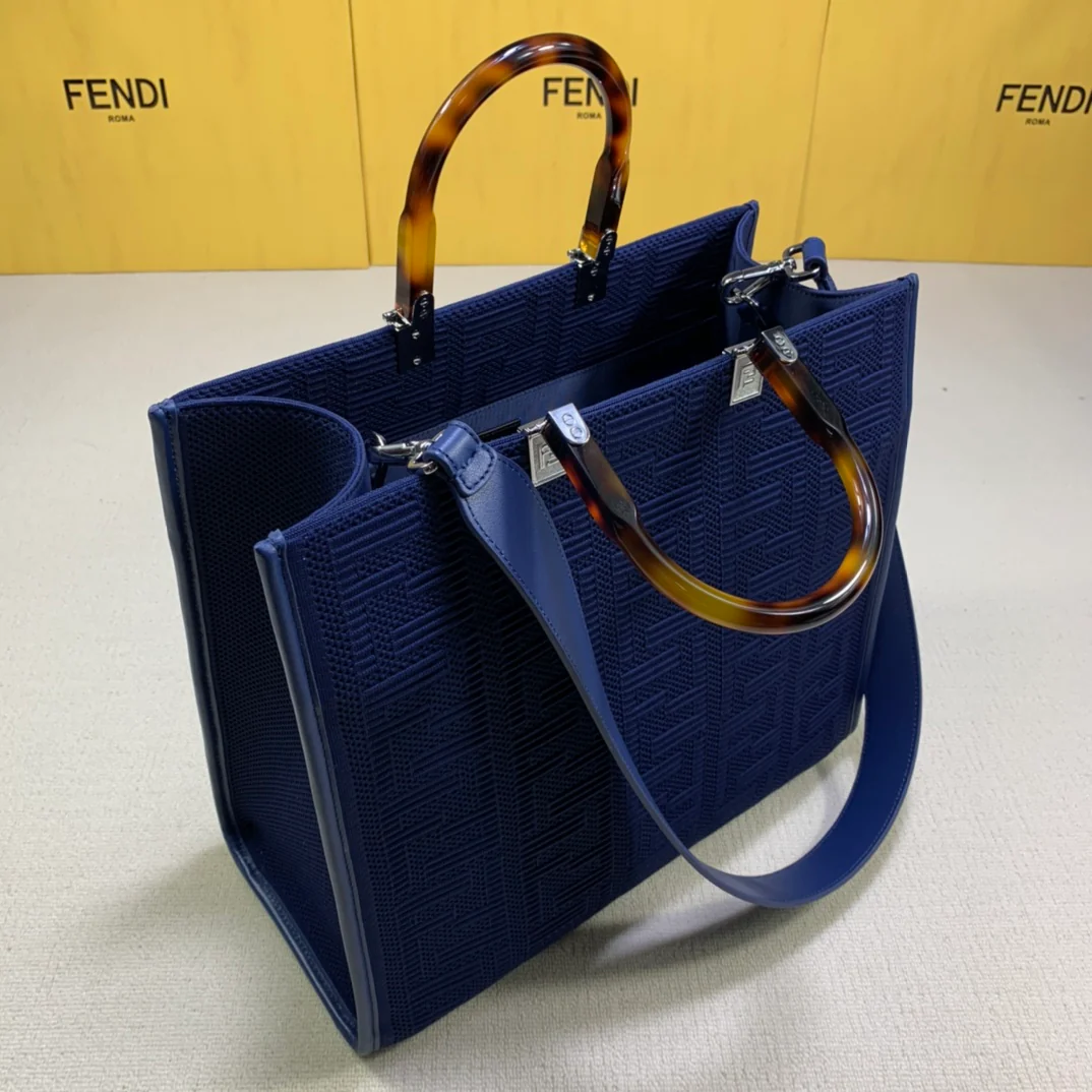 Сумка-тоут Fendi Sunshine Medium Blue из сетчатой ??ткани
