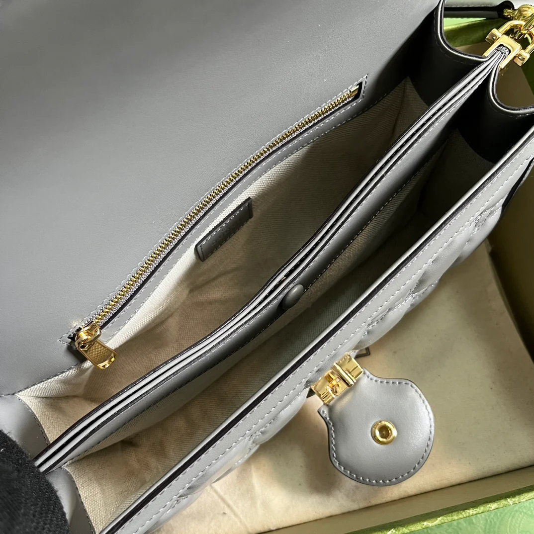 Маленькая кожаная сумочка Gucci-Matelasse - 2 шт.