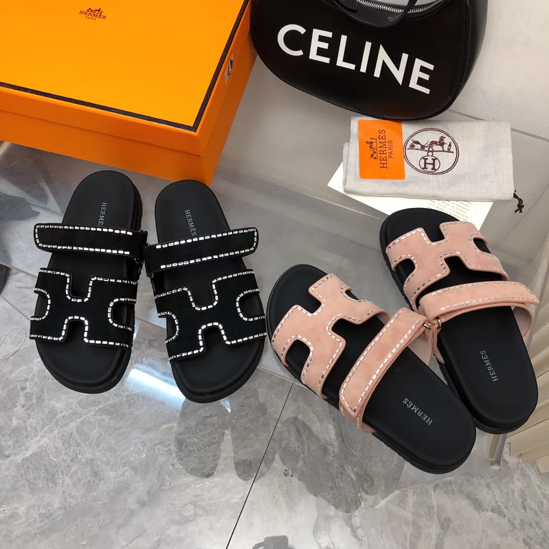 Новинка 2023 года от Hermes - тапочки Second Uncle - розовая кожа.