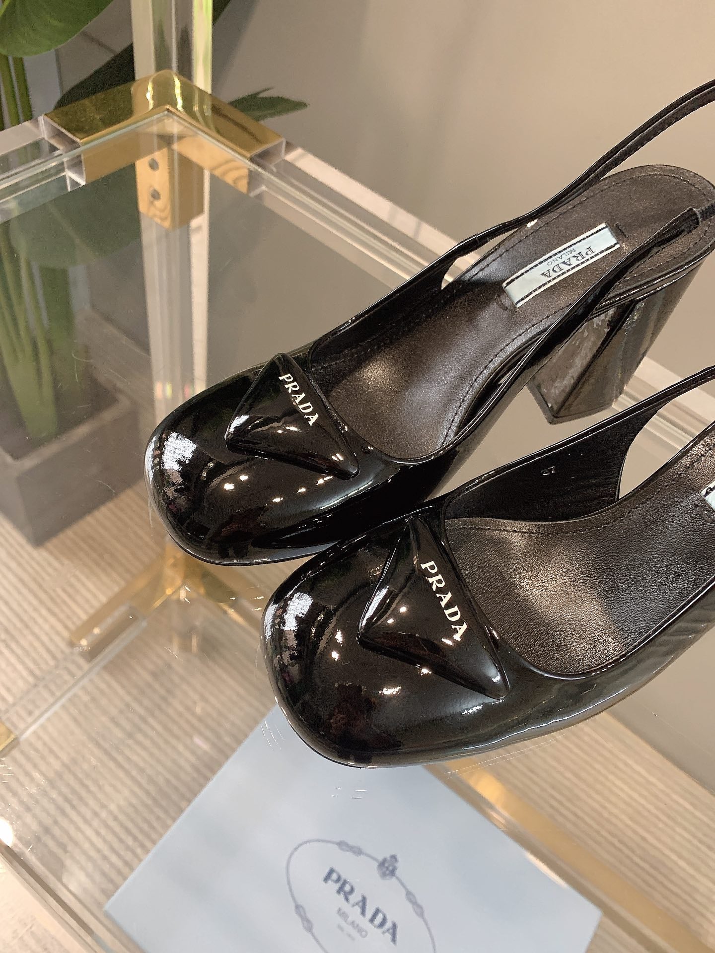 Prada - Босоножки на высоком каблуке - Массивные каблуки