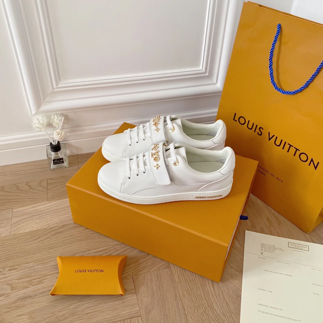 Обувь LV - белые кроссовки LV