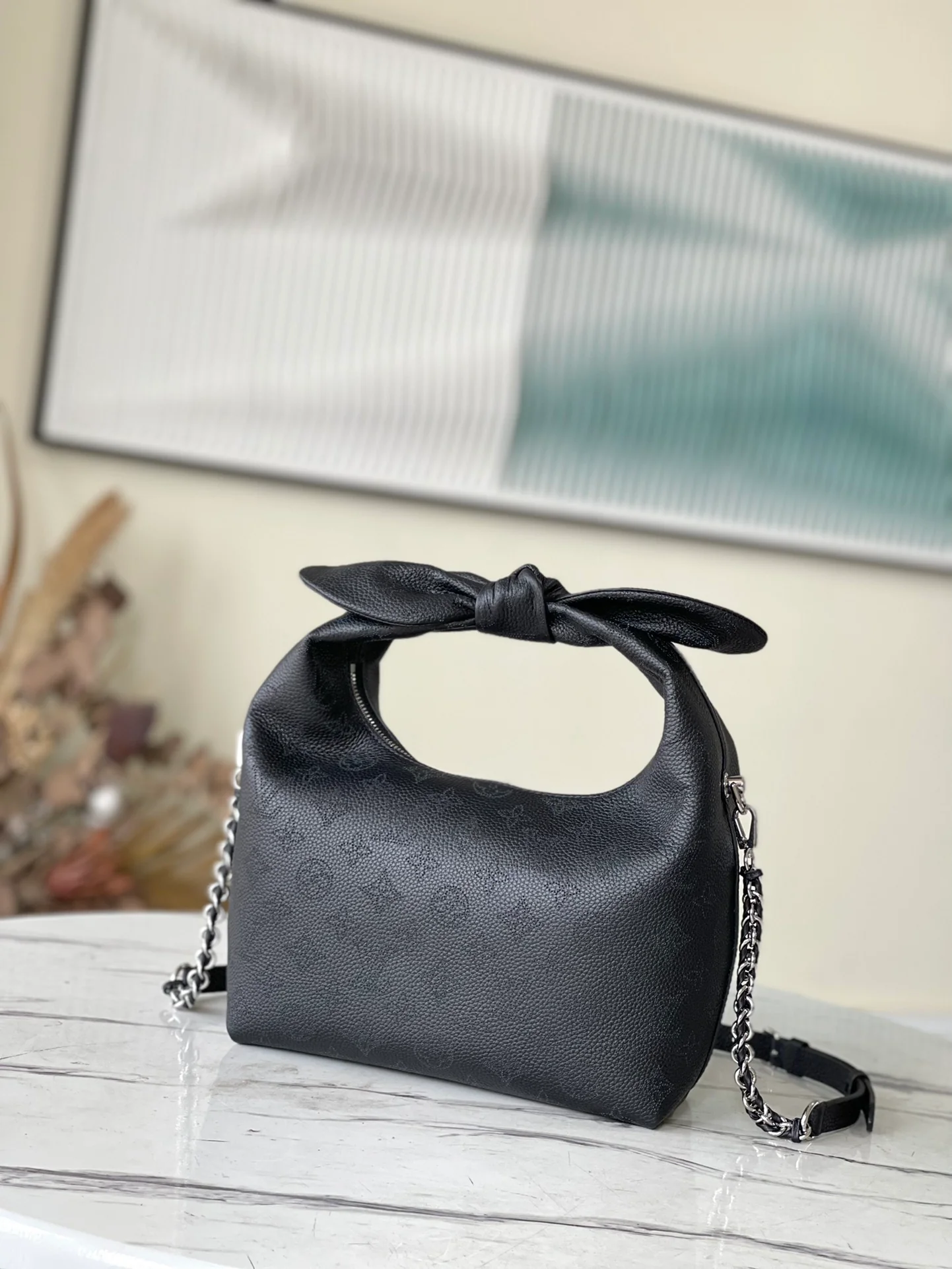 m20700-LV-why-knot-small-black