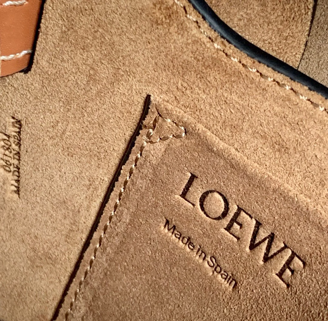 Loewe-gate-small-20x19x11-5-cm-11