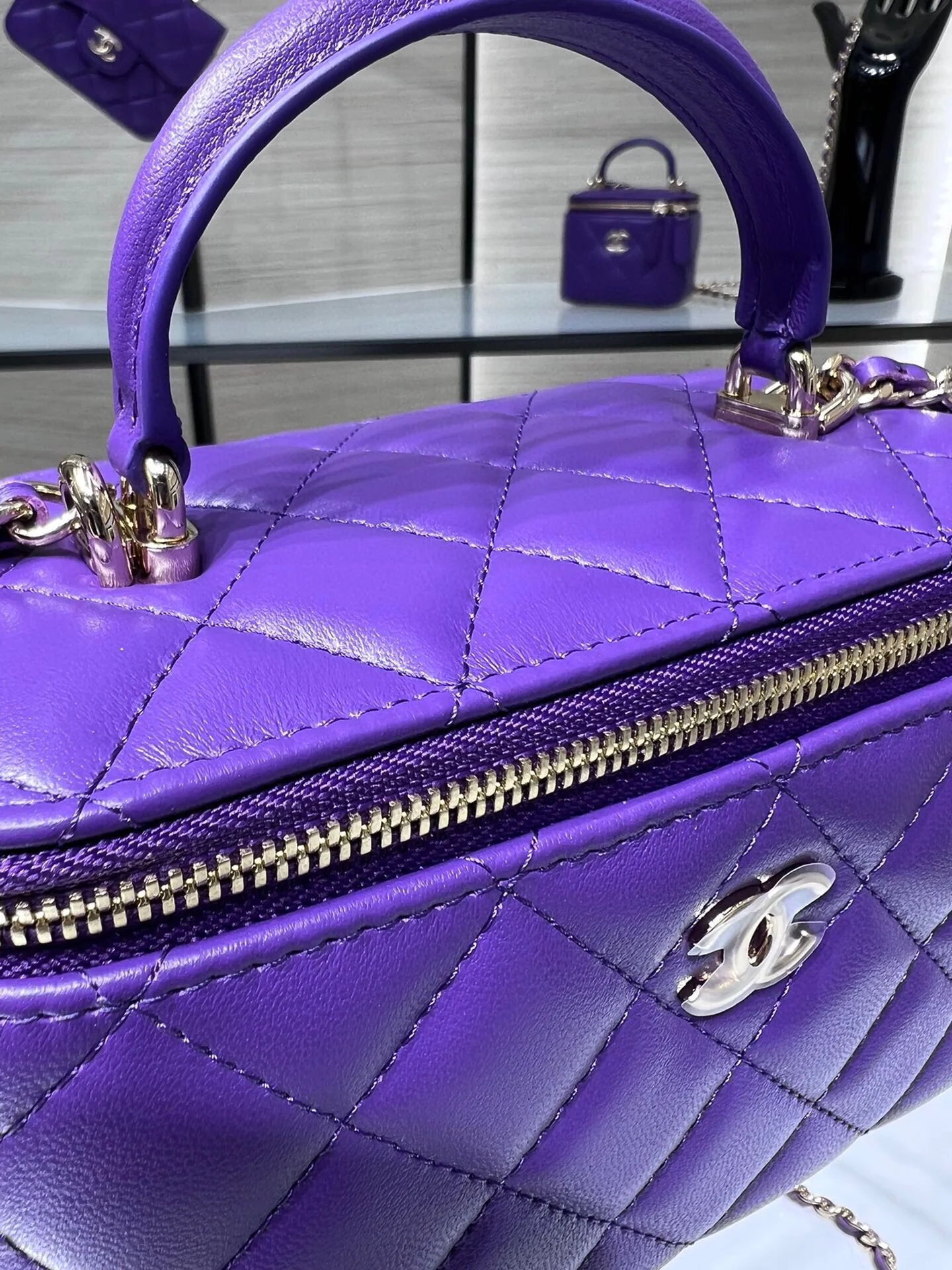 Футляр для помады Chanel 2022 Métiers d'Art - Квадратная коробочка - Фиолетовый