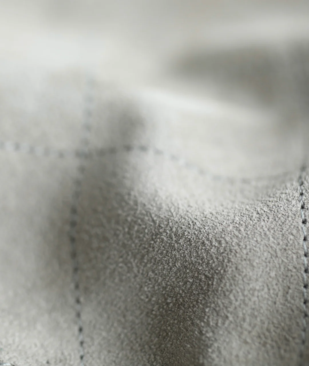 Chanel - Замшевая прямая сумка-шоппер - Серая с золотой фурнитурой