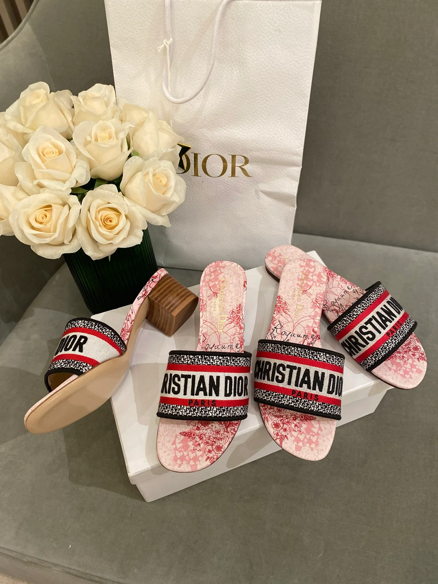 Dior - Новые вышитые тапочки на массивном каблуке