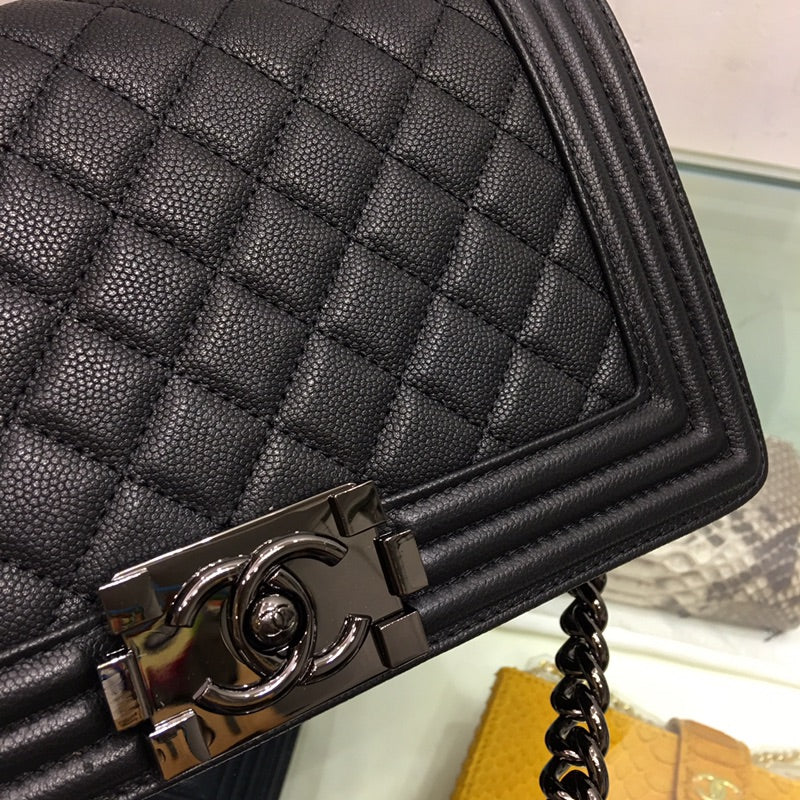 Chanel-boy-25cm-7