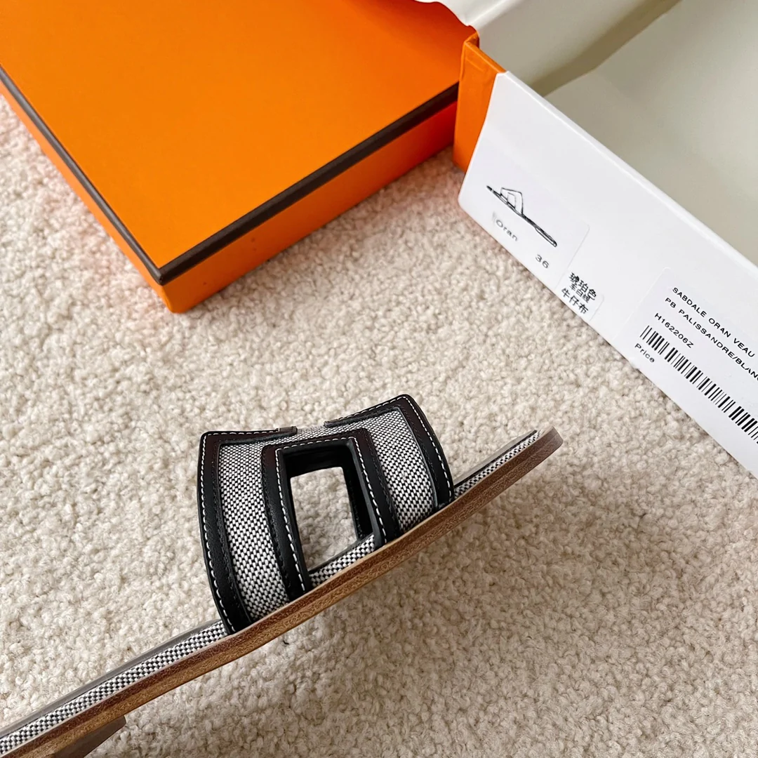 Новинка ранней весны от Hermes - Черные тапочки