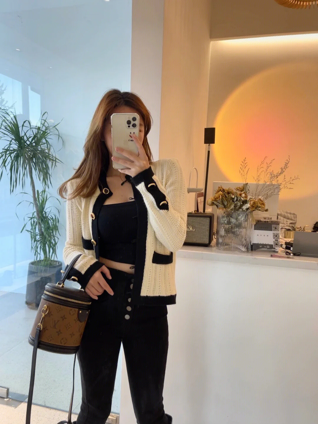 m43986-LV-Cannes Money Bucket-Handbag/Crossbody Bag