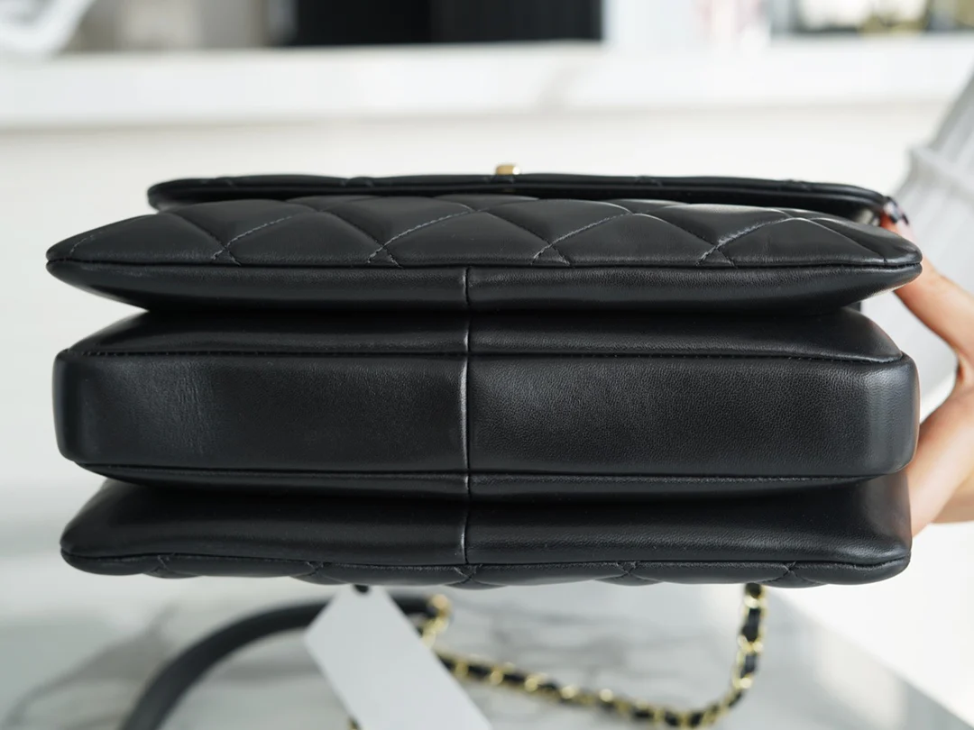 Chanel Trendy CC Classic Black Quilted Pattern - 25cm