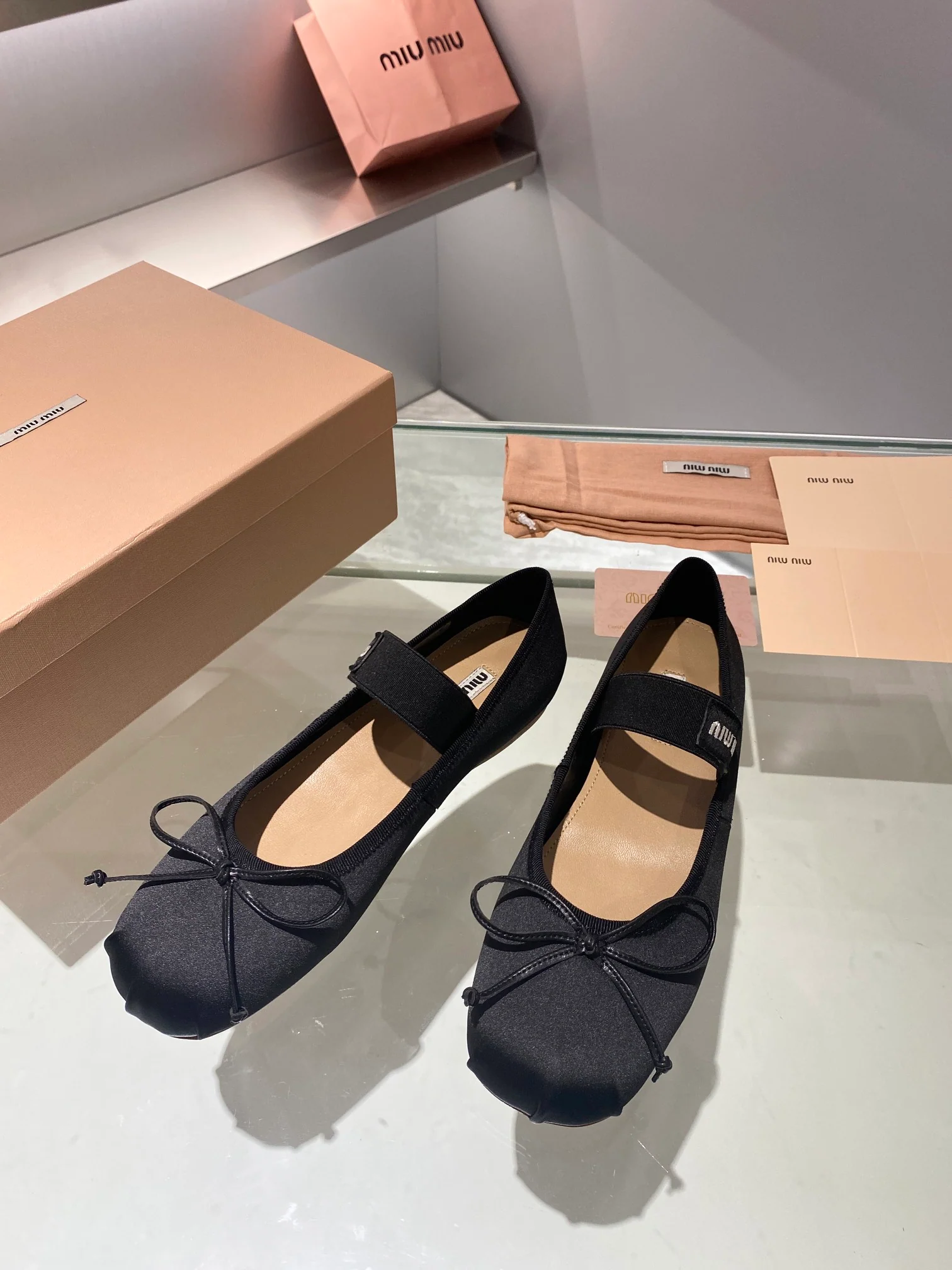 Новые поступления коллекции Miu Miu осень/зима 2023 - Балетки - Балетки - Черные