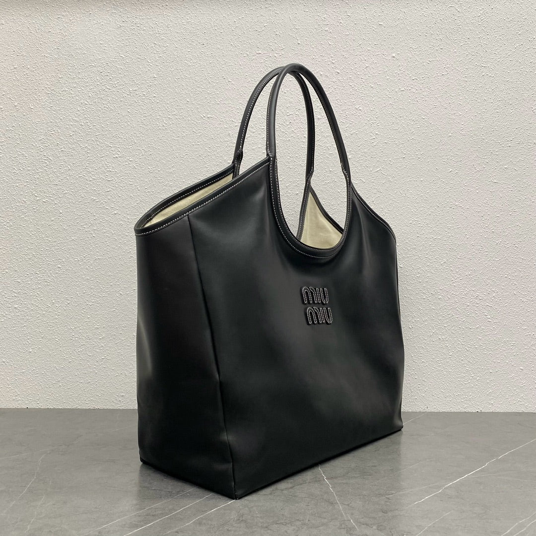 Сумка-тоут Miu Miu Ivy - Большая - Изготовлена ??из натуральной кожи, черная