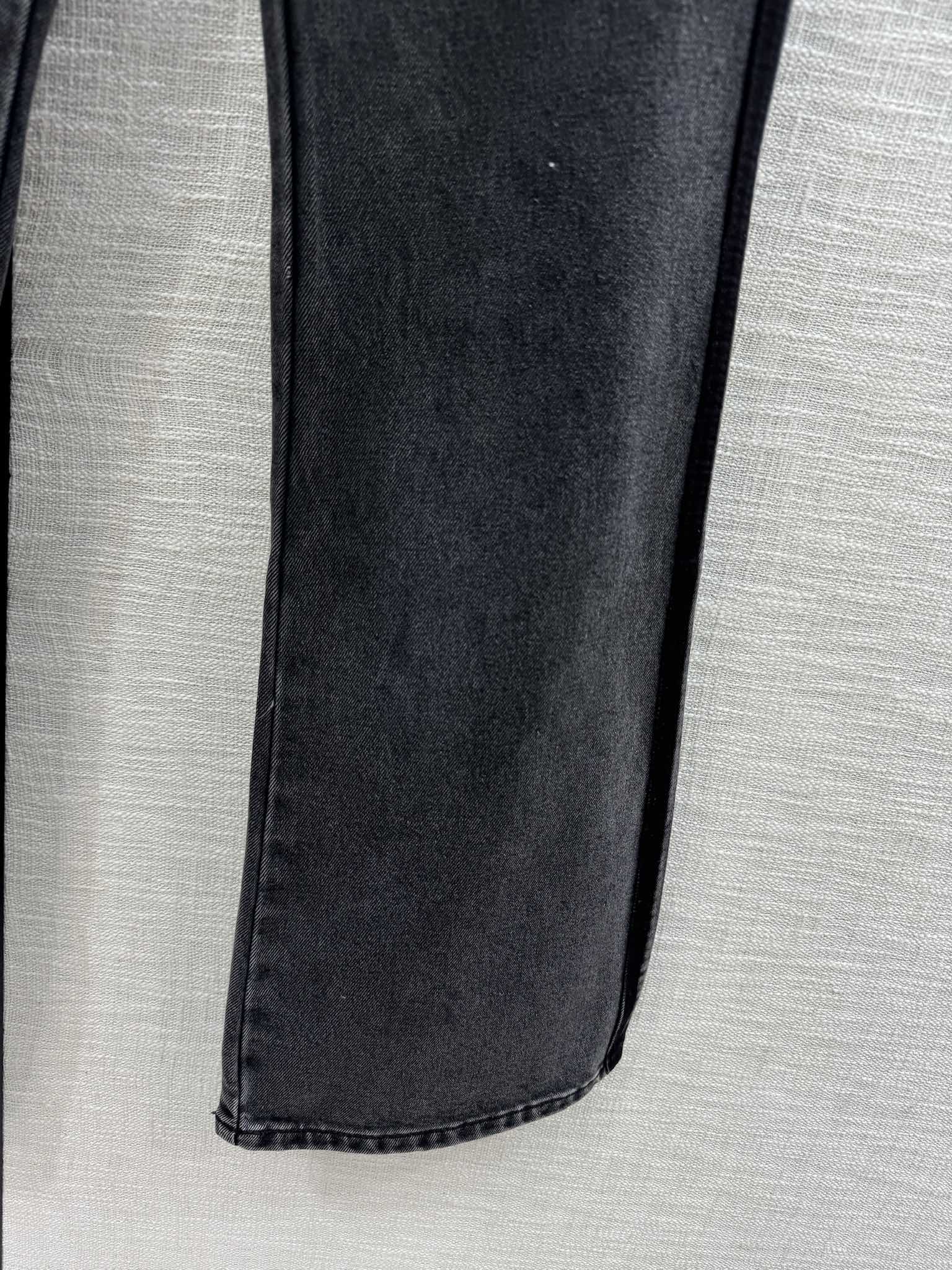 Chanel 2403 - слегка расклешенные джинсы