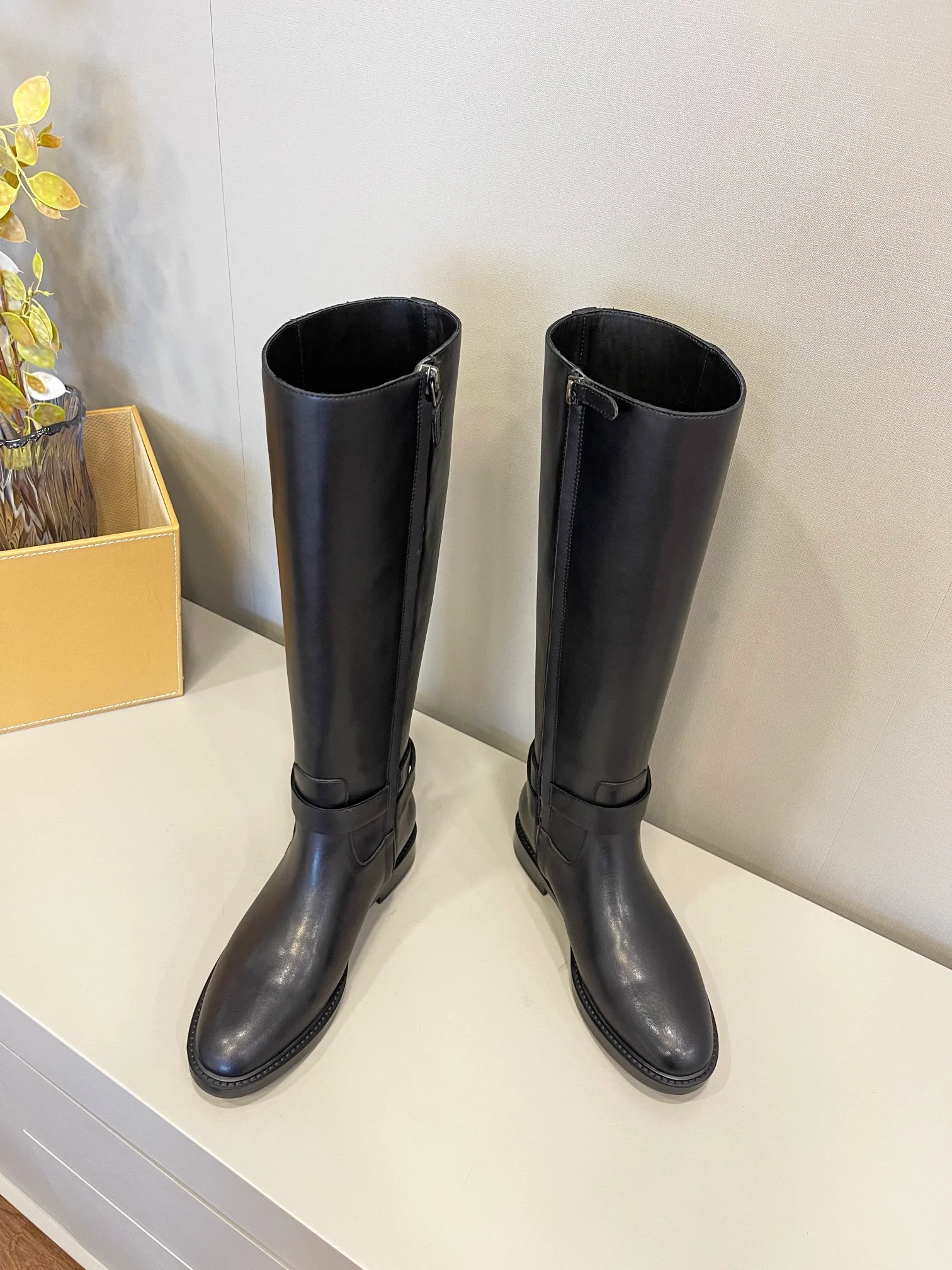 Ботинки Tods 2022 года