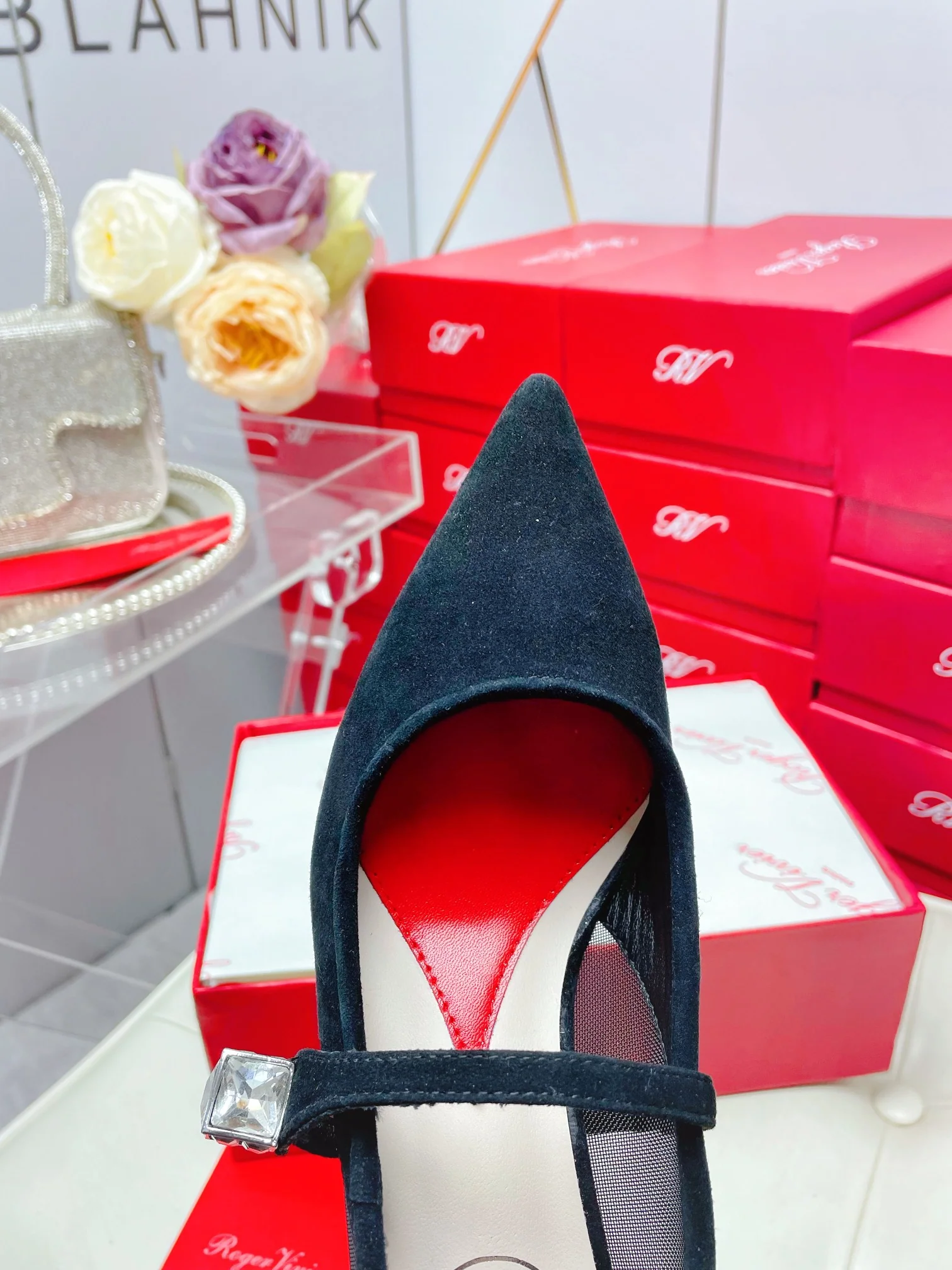 Обувь RV Shoes - Новинка ранней весны 2023 года - Туфли на каблуке ?Мэри Джейн? с острым носком - Черные