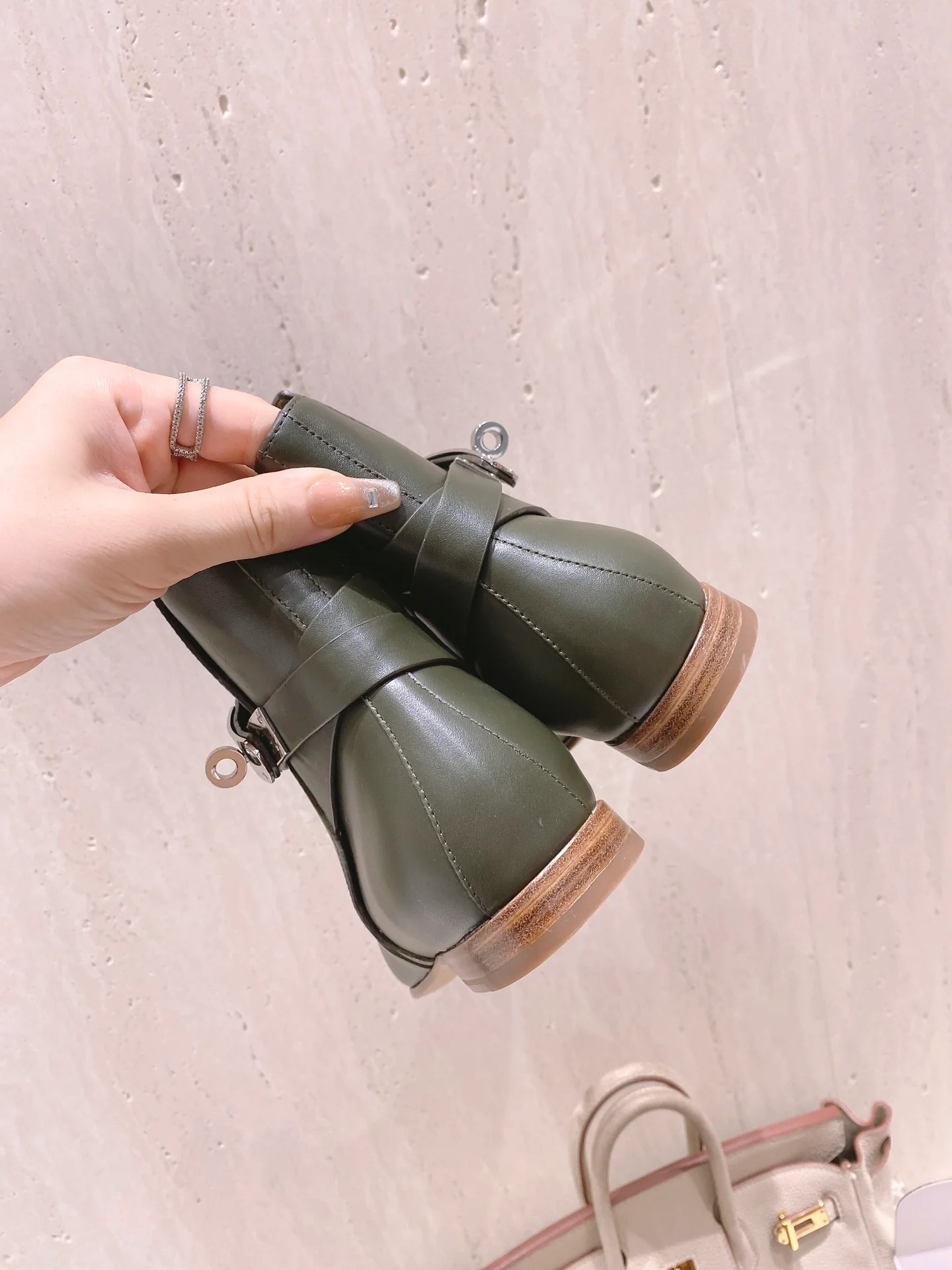 Ботильоны Hermes Kelly Buckle Collection - темно-зеленые