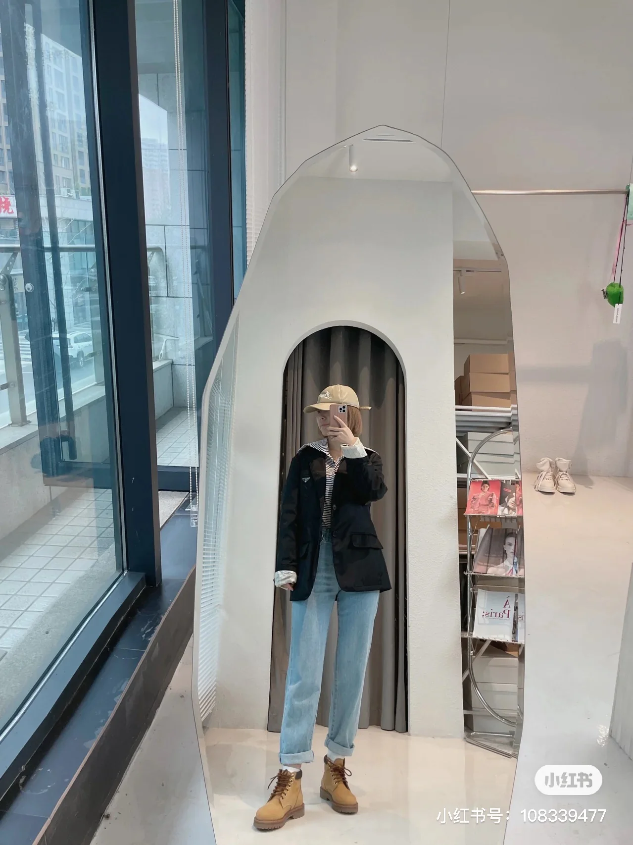 Сапоги для верховой езды Celine - модель унисекс - на фото.