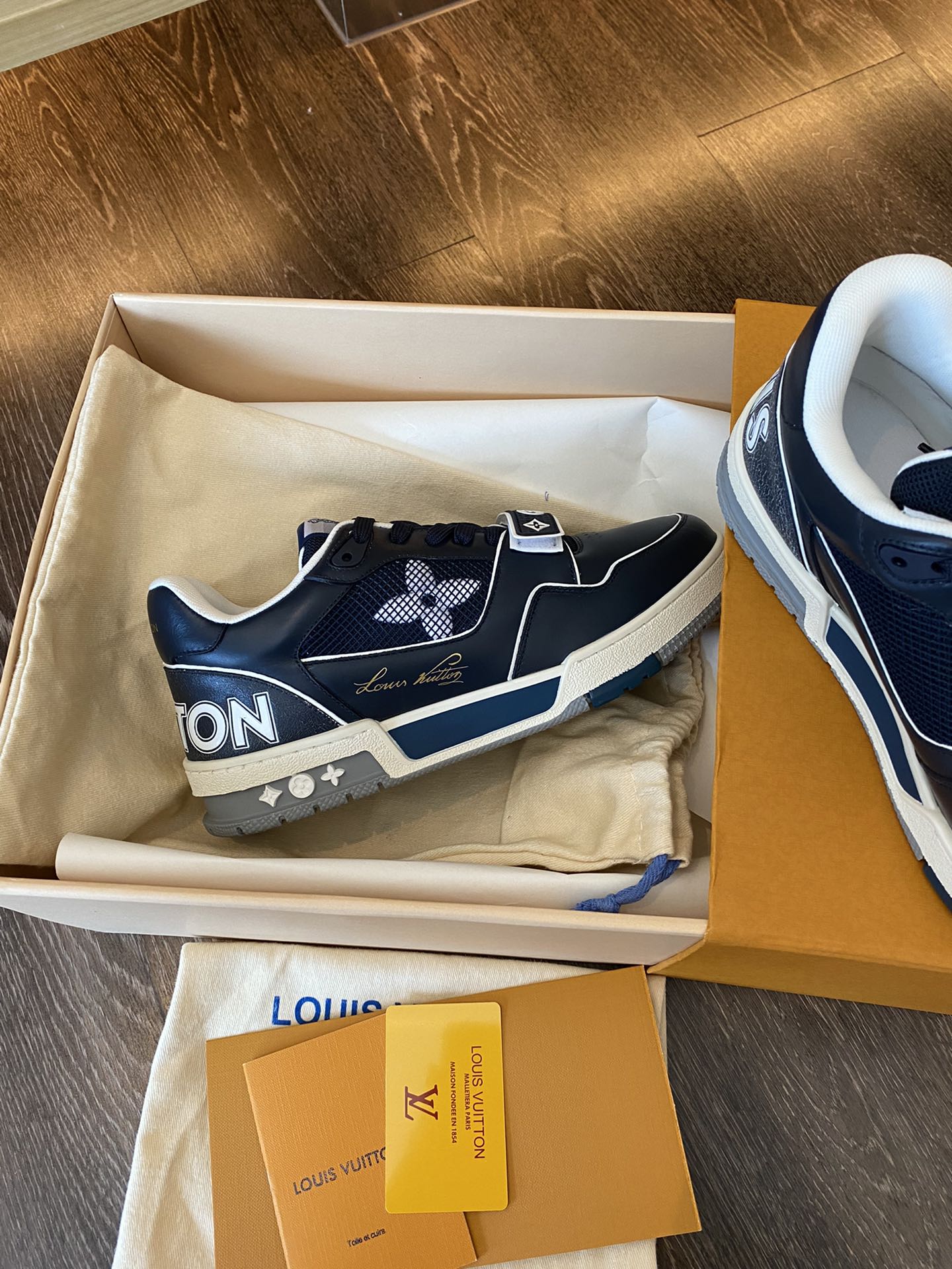 Обувь LV - кроссовки LV Trainer - размер 40