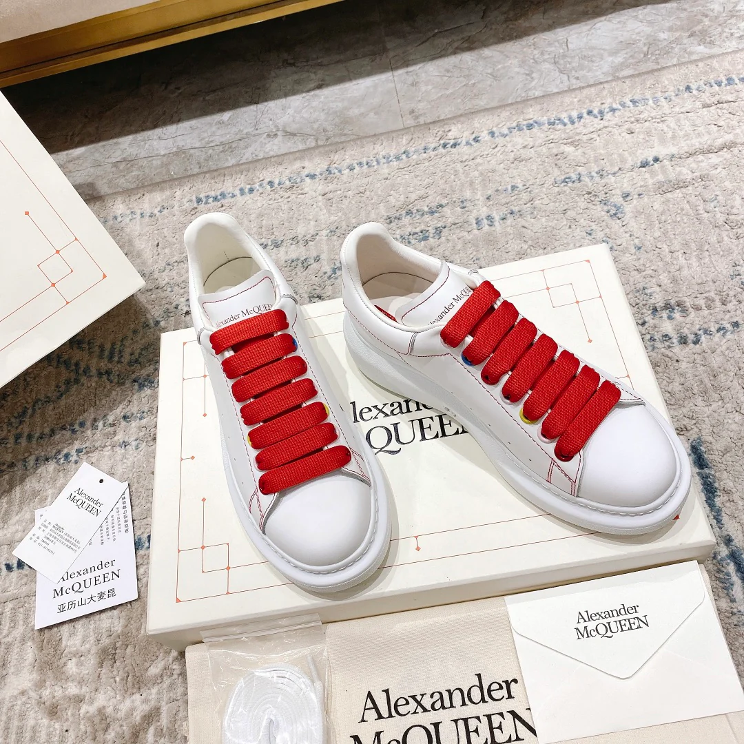 McQueen - Классические белые кроссовки - Полосатый верх - Красный
