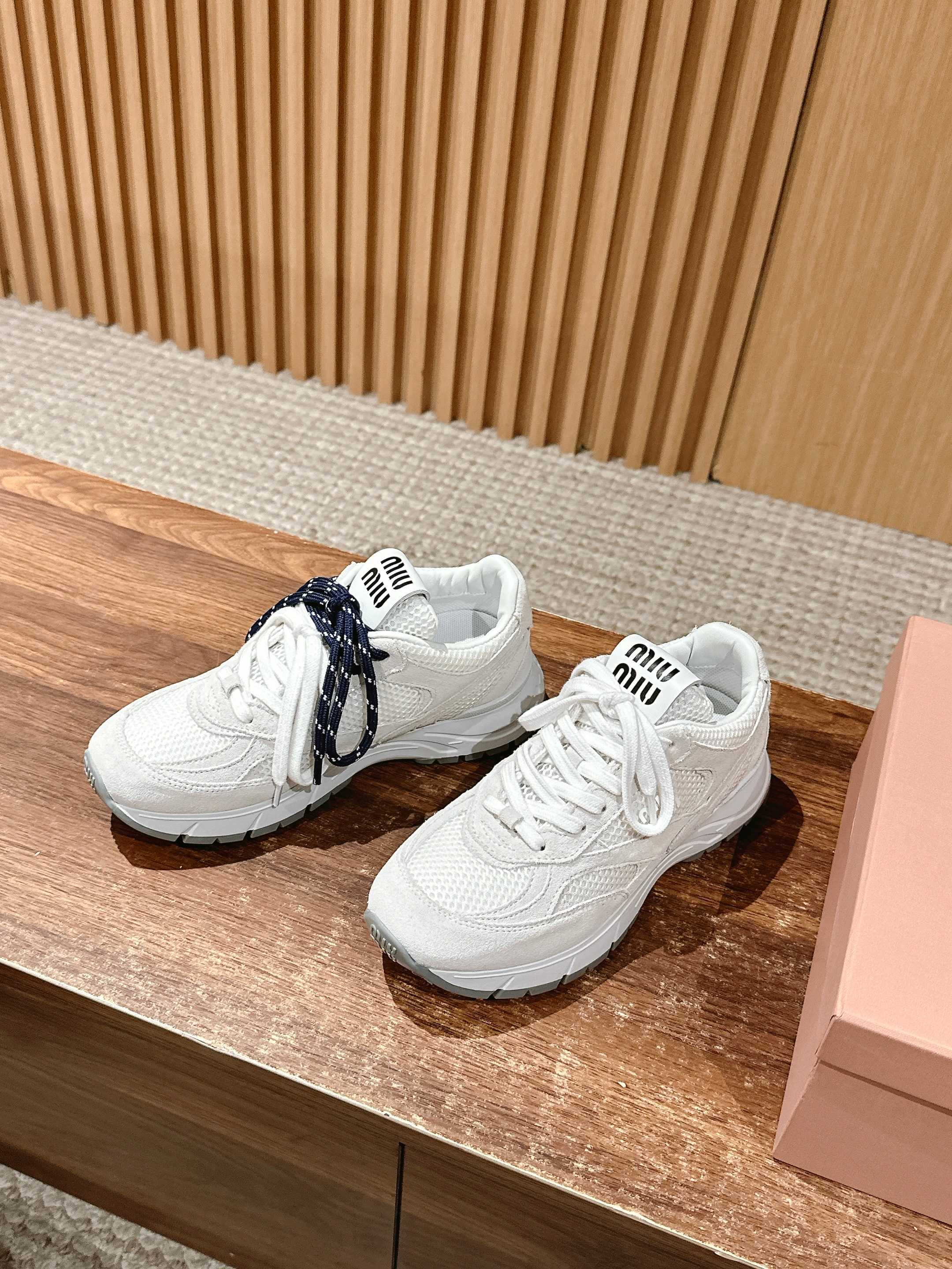 Miu Miu - Массивные туфли - Белые