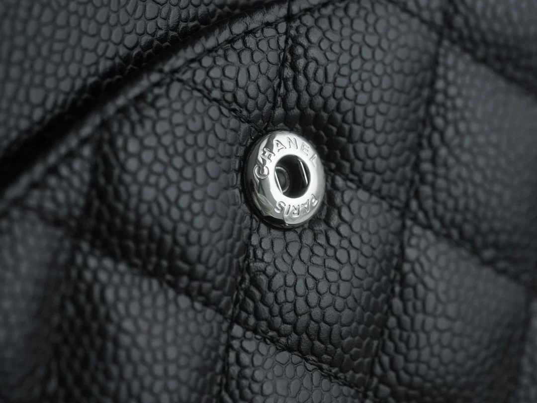 Chanel Classic Flap Caviar Black Medium