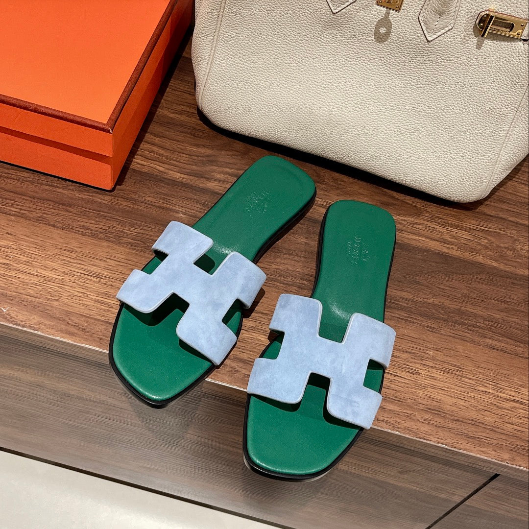 Весенняя коллекция Hermes 2023 — Цвета макарон — Тапочки H — Зеленый и синий