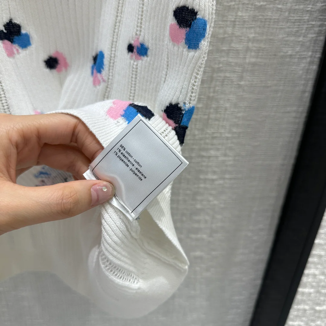 Chanel 2403 - Ажурный ребристый вязаный жилет - Белый