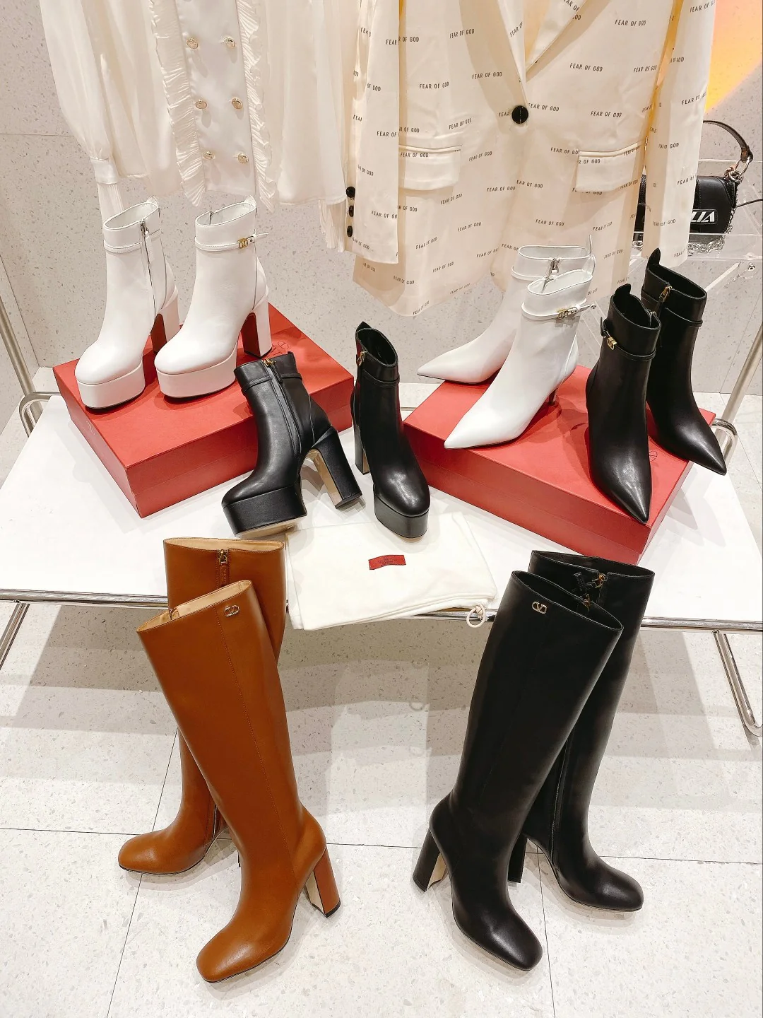 Valentino - Сапоги до середины икры - Высокие сапоги - Изображение из коллекции