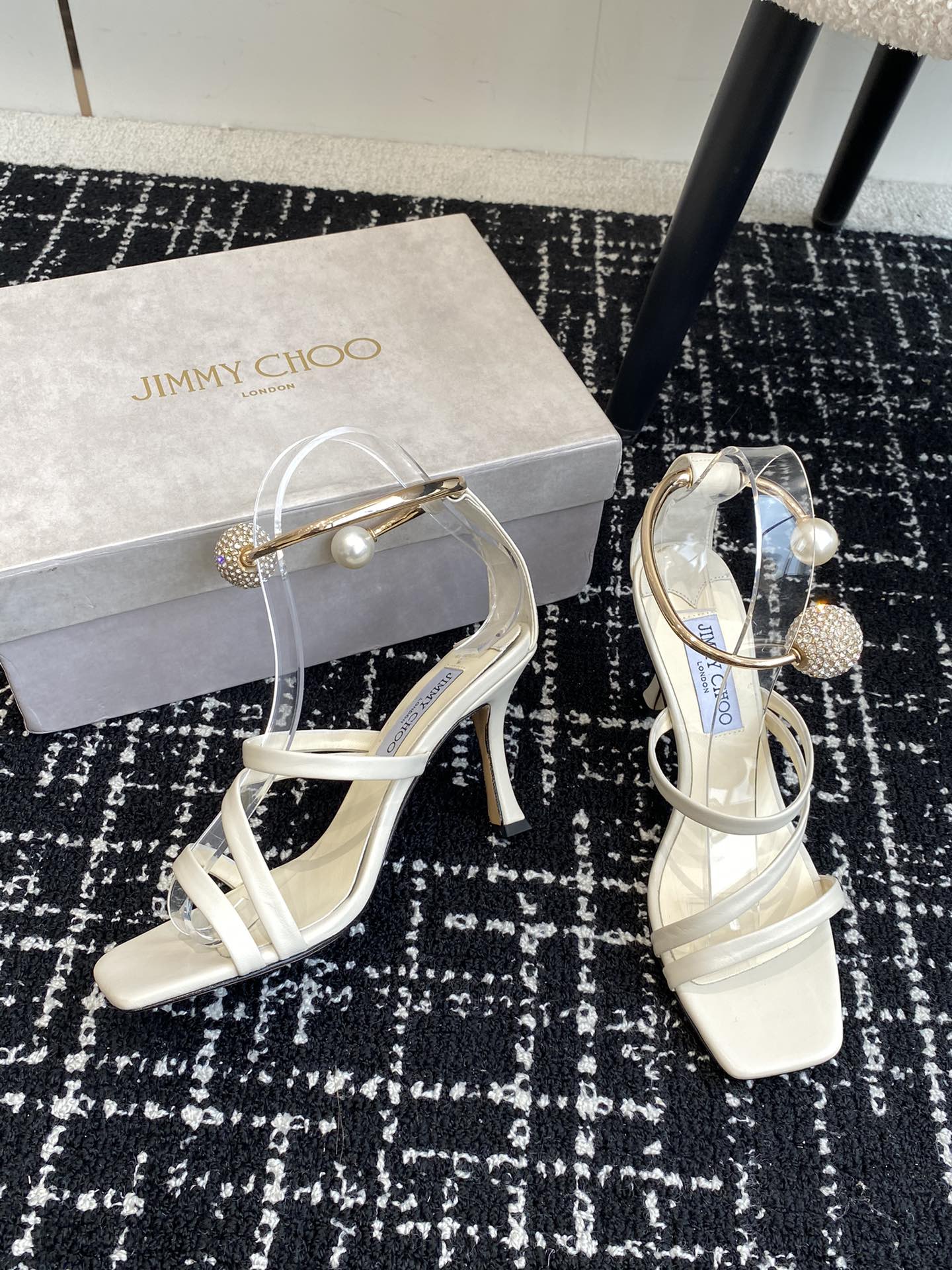 Сандалии-шпильки с квадратным носком от JC, коллекция 2024 года - Изображение коллекции - 1