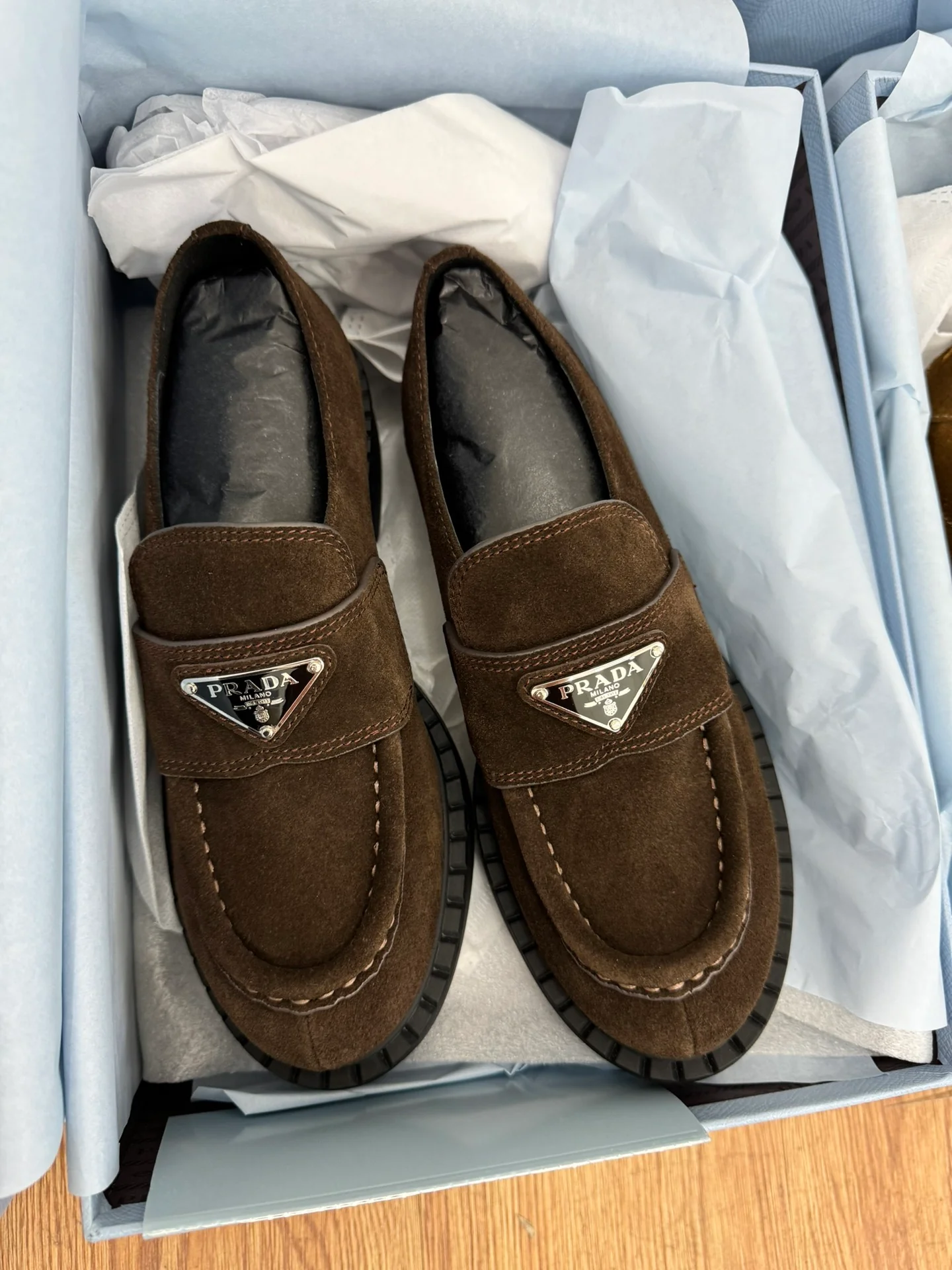 Лоферы Prada 2024 - коричневые