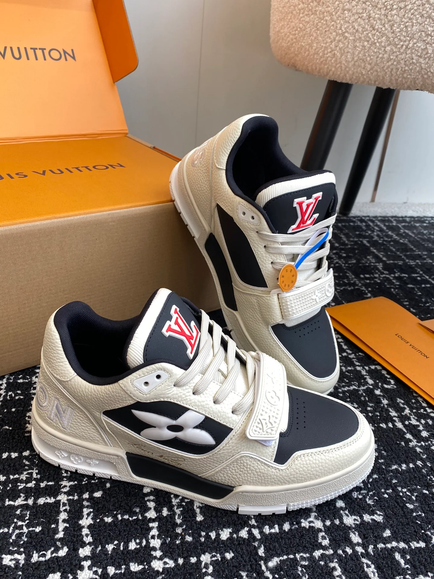 Скейтбордные кроссовки LV-2024 - черные