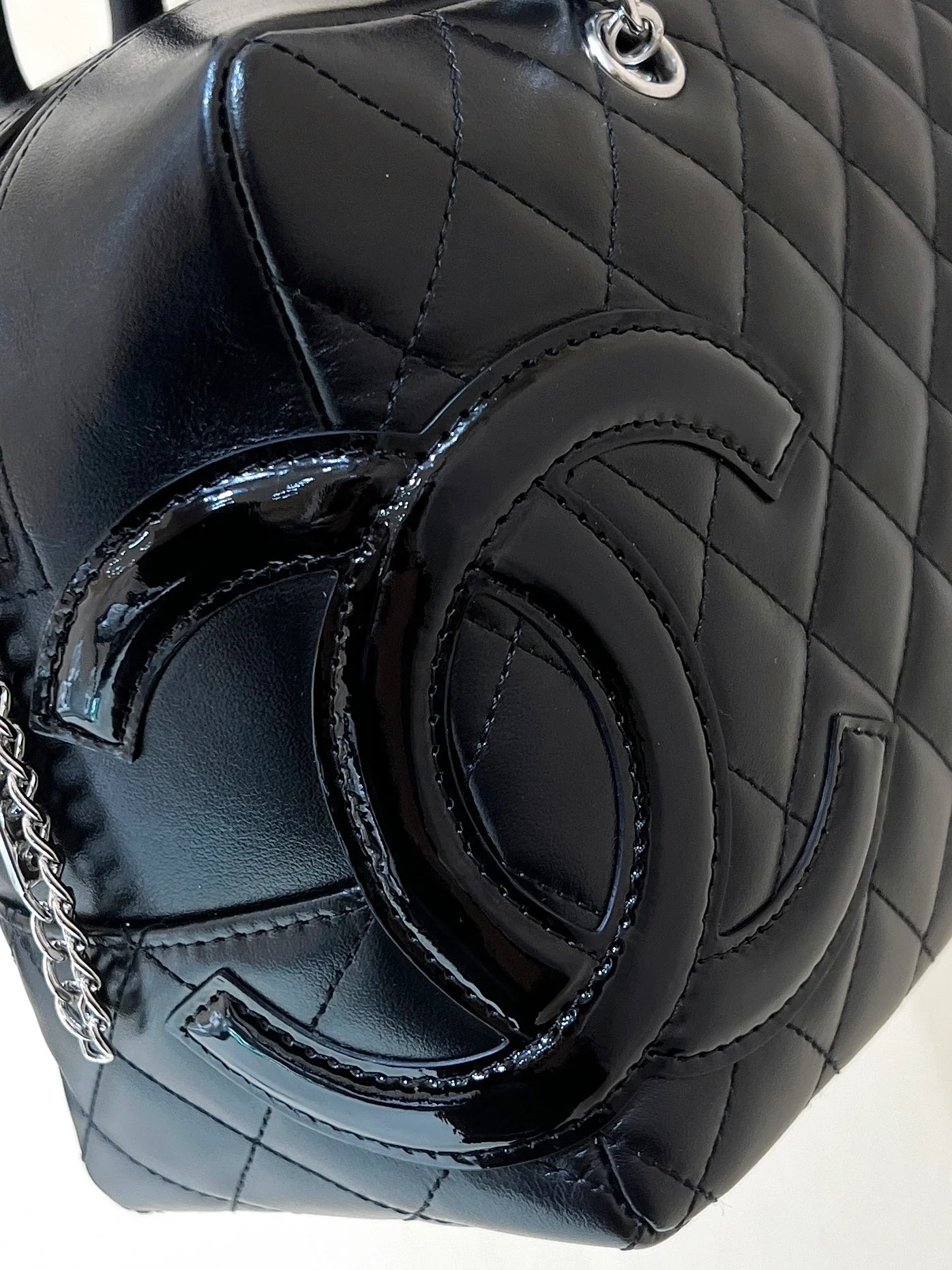 Chanel - Классическая, вневременная винтажная большая сумка-подушка Kang Peng