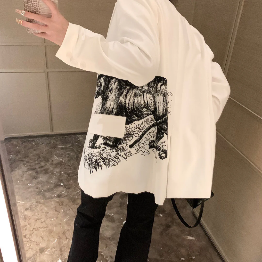 Пиджак Dior 2403 Zoo Collection с леопардовым принтом - белый