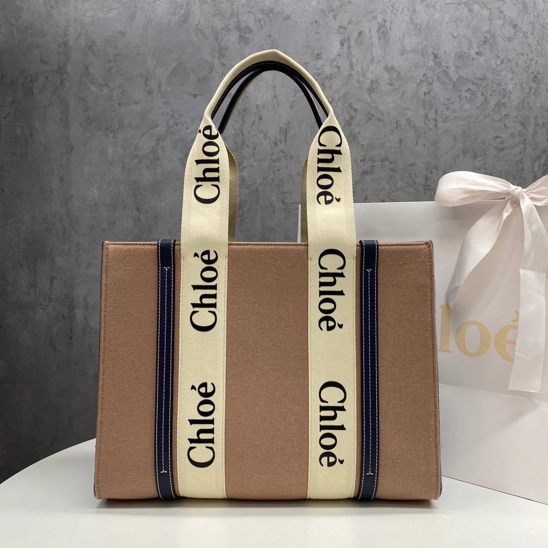 Сумка-тоут Chloe Woody, средний размер, бархат, матовый, темно-синий.