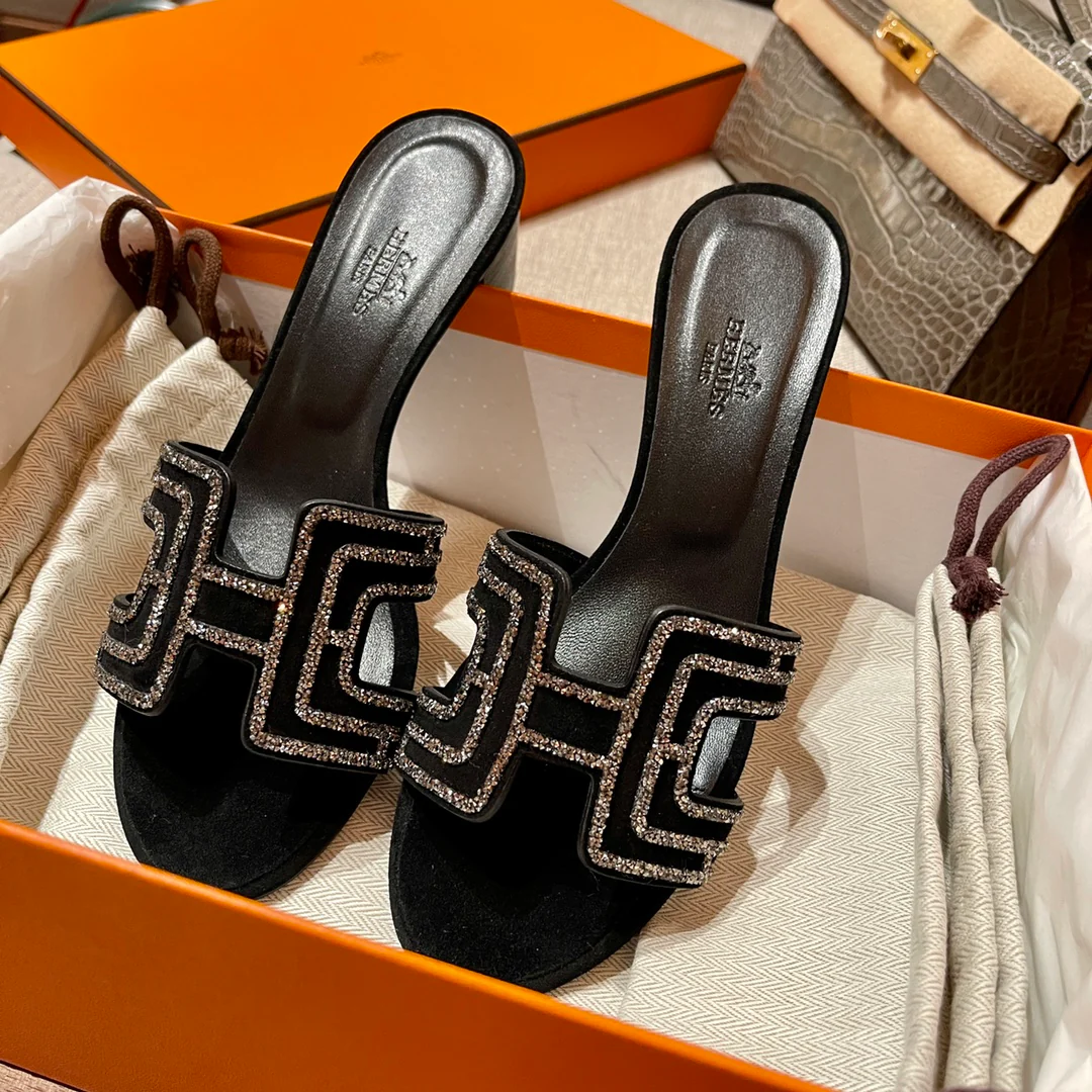 Босоножки Hermes-H на среднем каблуке с бриллиантовой гравировкой-5